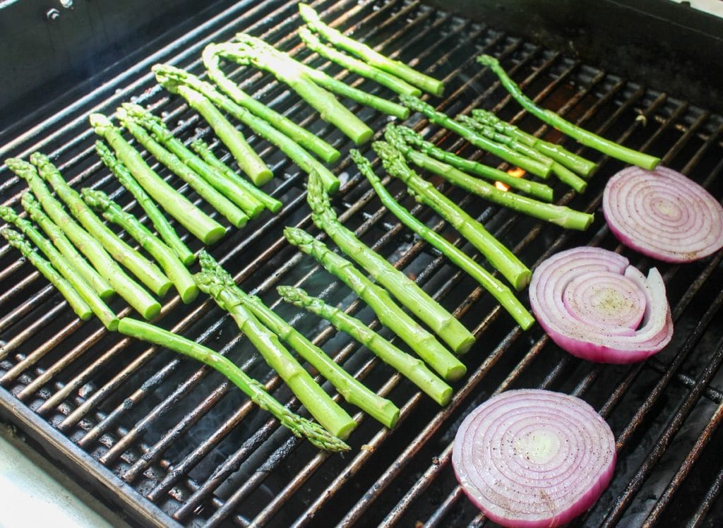 asparagus and onion on grill