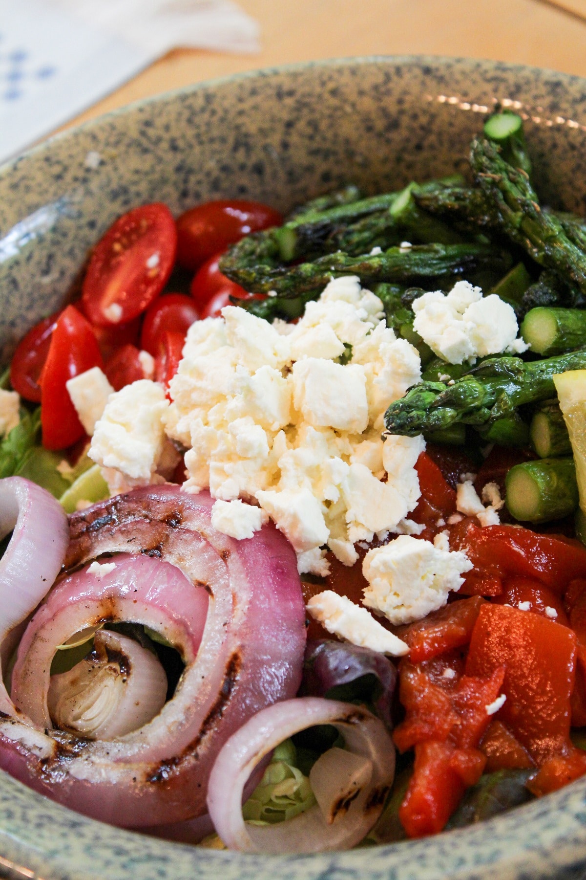 asparagus salad with toppings
